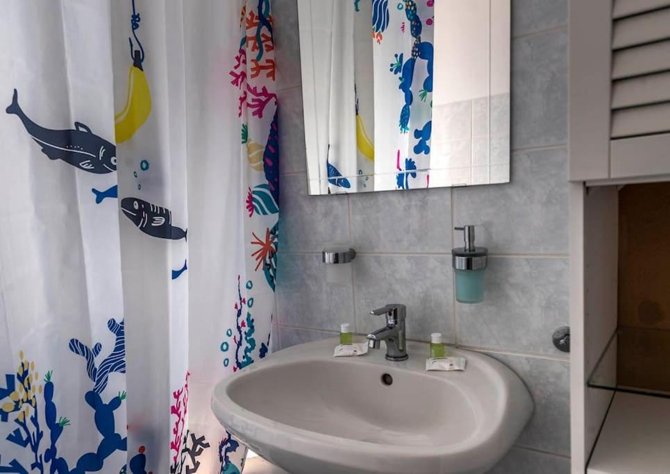 Gorgeous Flat Right Near The City Center Budapeste Exterior foto