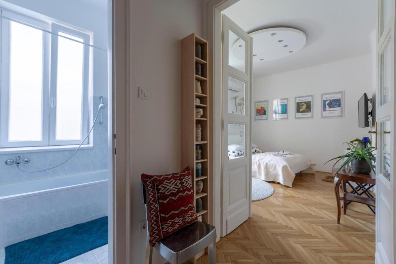 Gorgeous Flat Right Near The City Center Budapeste Exterior foto