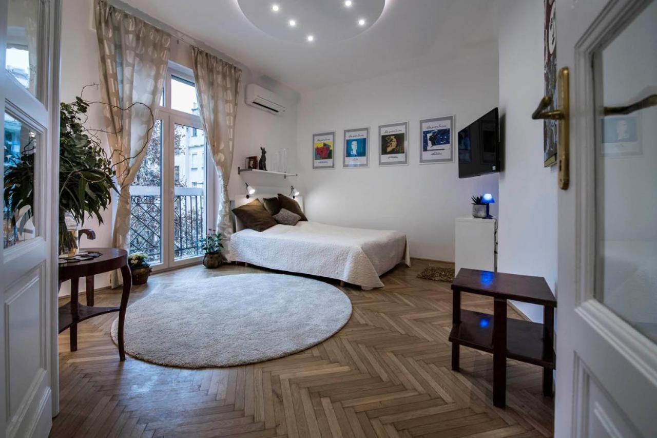 Gorgeous Flat Right Near The City Center Budapeste Exterior foto