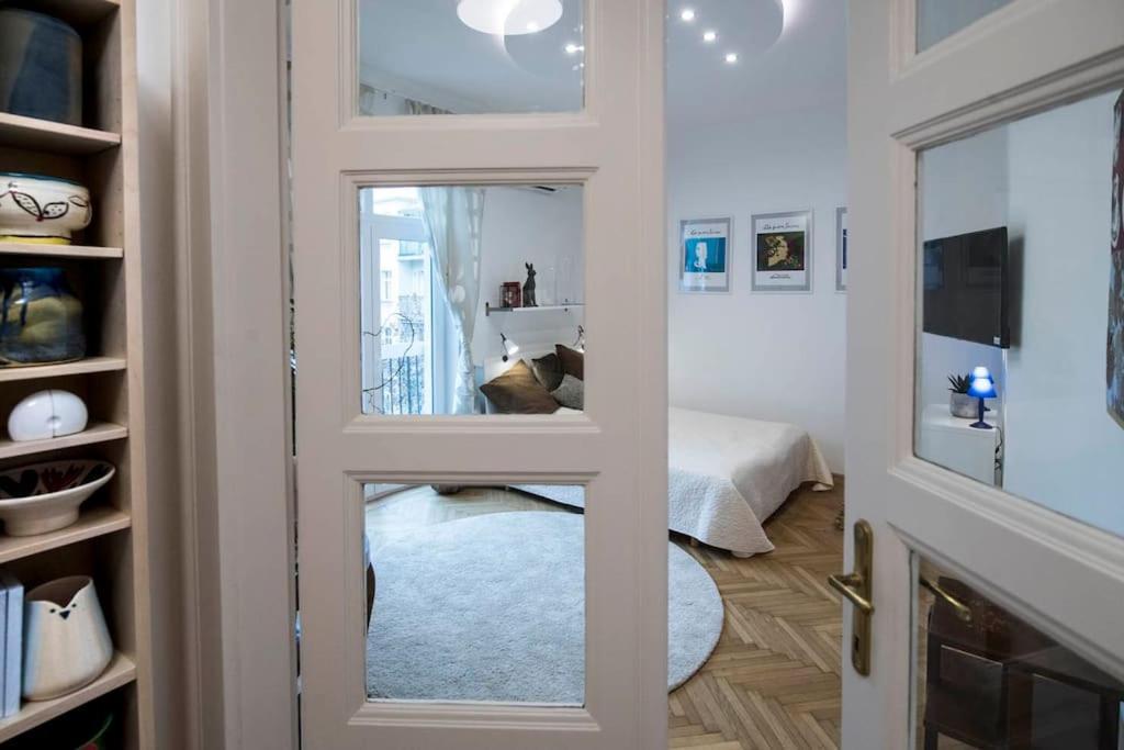 Gorgeous Flat Right Near The City Center Budapeste Exterior foto
