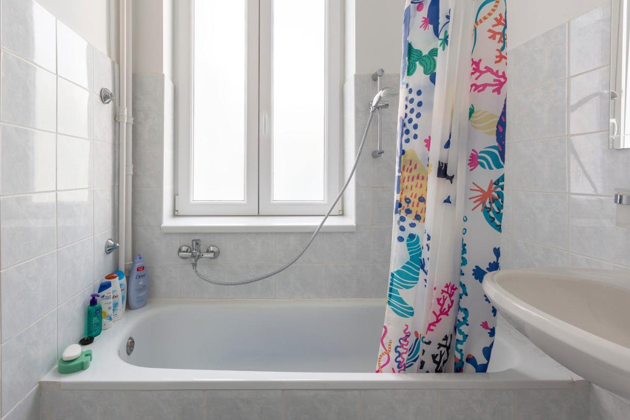 Gorgeous Flat Right Near The City Center Budapeste Exterior foto